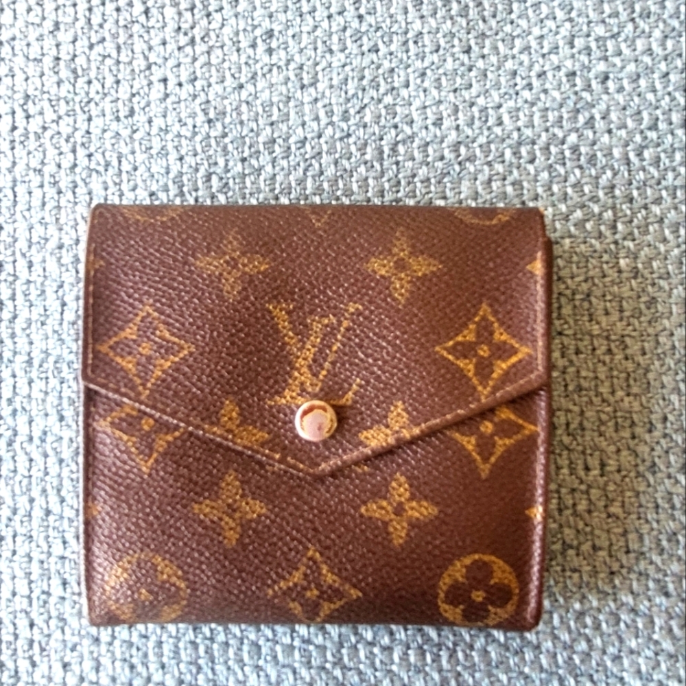 Vintage Louis Vuitton Monogram Elise Bi Fold Wallet